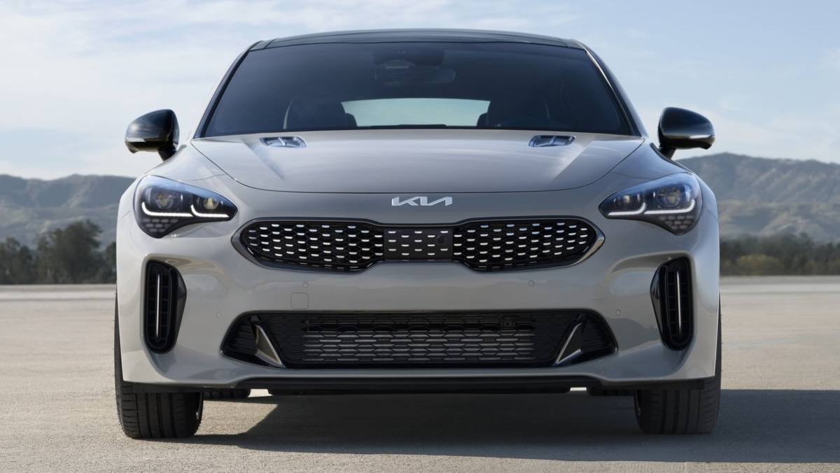 Are Kia Good Cars - Stinger front view